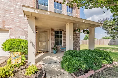 545 Crystal Springs Dr, Fort Worth, TX 76108