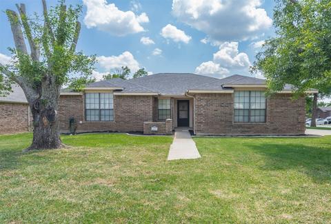 619 Linda Dr, Burleson, TX 76028