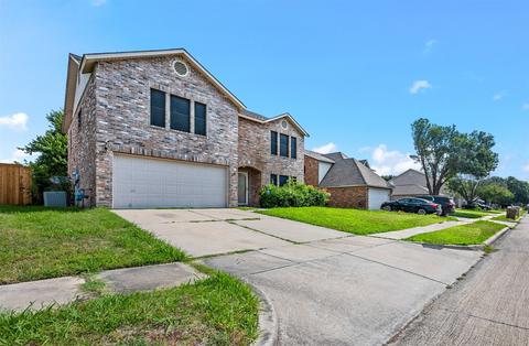 205 Menlo Park Dr, Arlington, TX 76002