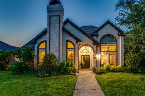 1101 Stone Gate Dr, Irving, TX 75063