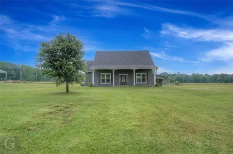 101 Sunset Dr, Coushatta, LA 71019