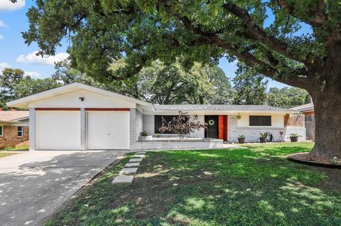 6705 Monterrey Dr, Fort Worth, TX 76112