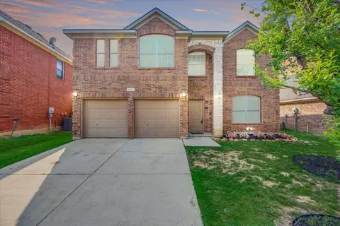 10817 Emerald Park Ln, Haslet, TX 76052