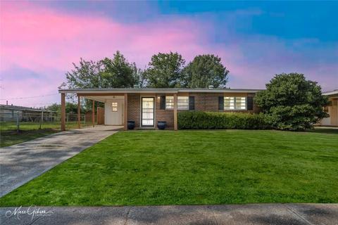 1203 Gladiolus St, Bossier City, LA 71112