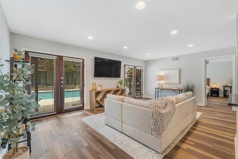 2722 Knight St #302B, Dallas, TX 75219