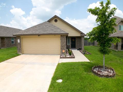 3306 Robin Rd, Ennis, TX 75119