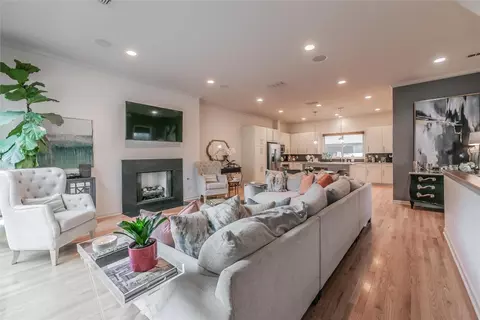 908 Magnolia Grn, Fort Worth, TX 76104