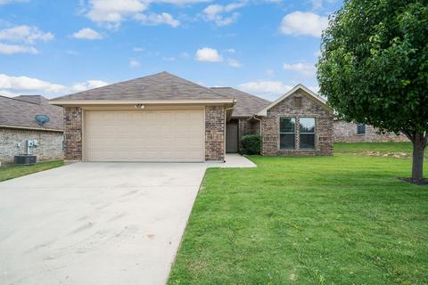 1242 Newcastle Dr, Weatherford, TX 76086