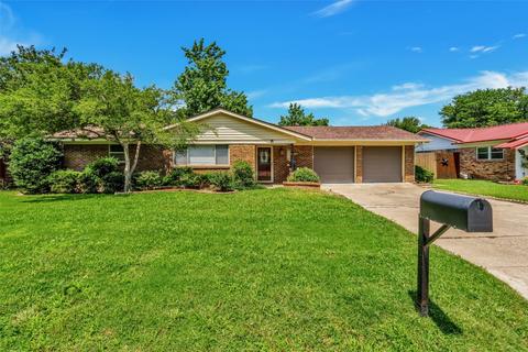 1129 Mary Dr, Hurst, TX 76053