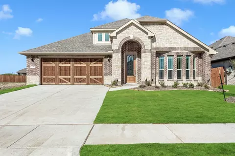 2716 Ben Thomas St, Burleson, TX 76028
