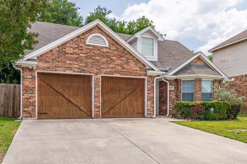 6405 Canyon Trl, Lake Worth, TX 76135