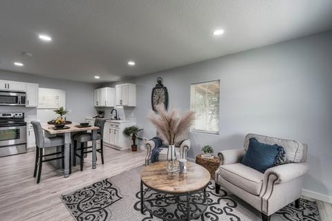 115 Emanuel St, Waxahachie, TX 75165