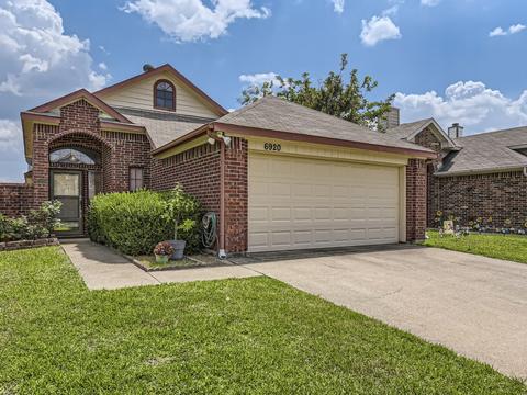6920 Brixham Dr, North Richland Hills, TX 76182