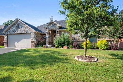 1040 Acorn Ln, Burleson, TX 76028