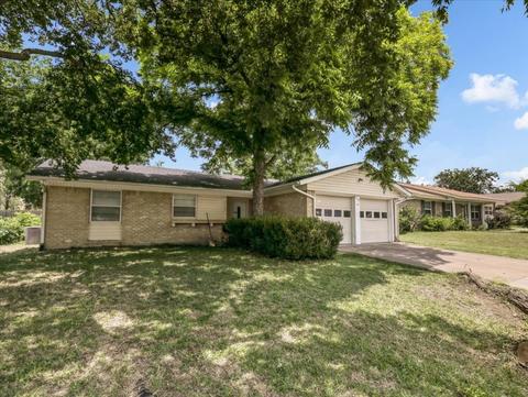 2104 Valleywood Dr, Carrollton, TX 75006