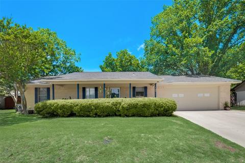 140 Circle Dr, Kaufman, TX 75142