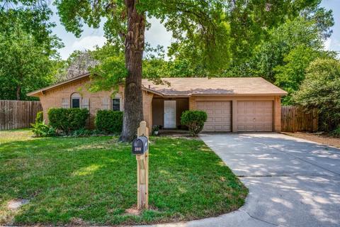 300 Bluebird Cir, Denton, TX 76209