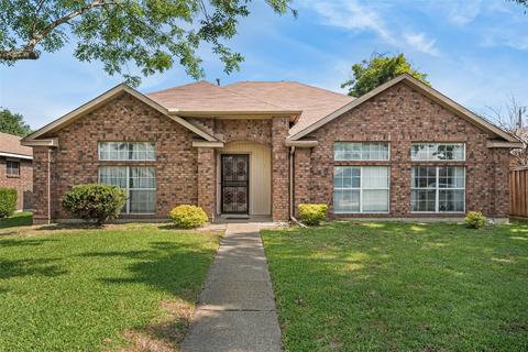 7111 Rothland St, Dallas, TX 75227