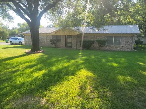 467 Davis St, Fairfield, TX 75840
