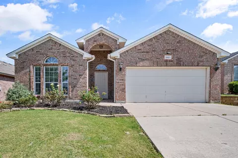 3821 Old Richwood Ln, Fort Worth, TX 76244