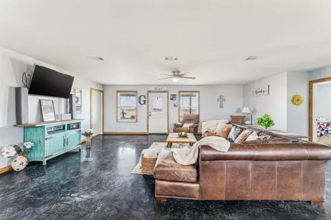 9115 Safari Ct, Tolar, TX 76476
