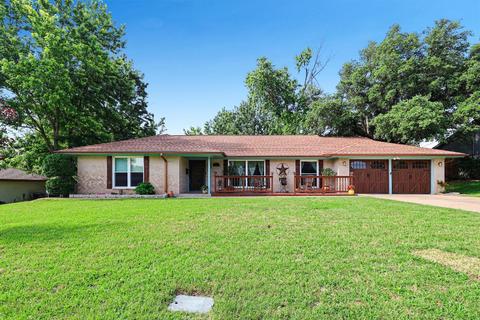 3721 Wharton Dr, Fort Worth, TX 76133