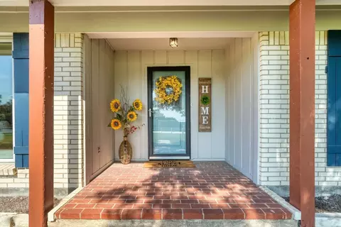 1 Halford Dr, Heath, TX 75032