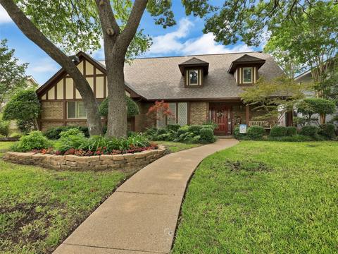 5 Lundys Ln, Richardson, TX 75080