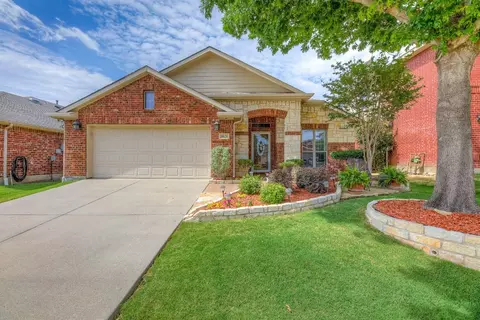 1621 Nighthawk Dr, Little Elm, TX 75068