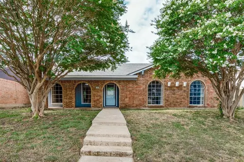 1804 Christopher Dr, Fort Worth, TX 76140