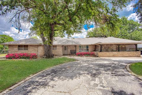 836 NW Renfro St, Burleson, TX 76028
