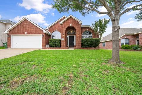2113 Boulder Ridge Trl, Mansfield, TX 76063