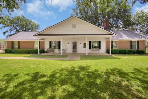 230 Sycamore St, Van, TX 75790