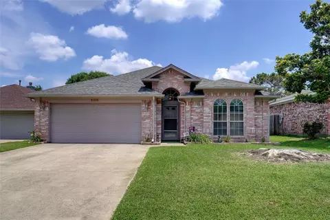 1005 Grand Central Pkwy, Saginaw, TX 76131