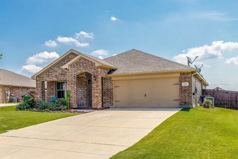 201 Meadowlands Dr, Ponder, TX 76259