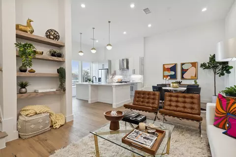 4208 Live Oak St #203, Dallas, TX 75204
