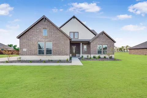 4224 Sanger Meadow Dr, Sanger, TX 76266