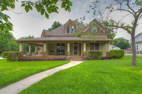 701 W Spring St, Weatherford, TX 76086