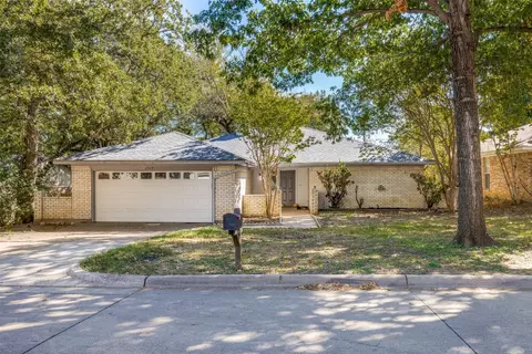 2525 Holt Rd, Arlington, TX 76006