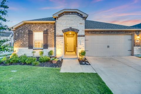 2101 Glaston Rd, Forney, TX 75126