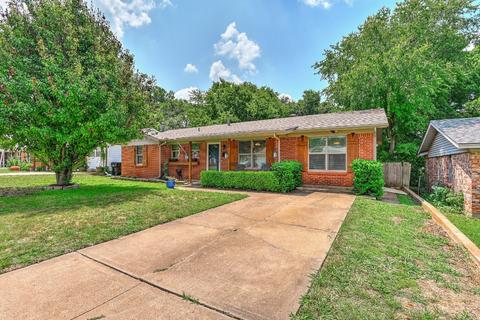 168 Chickadee Ln, Denison, TX 75020