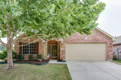 407 Meandering Trl, Little Elm, TX 75068