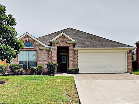 626 Blue Sky Dr, Arlington, TX 76002