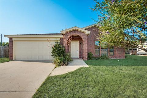 1300 Hillside Dr, Justin, TX 76247