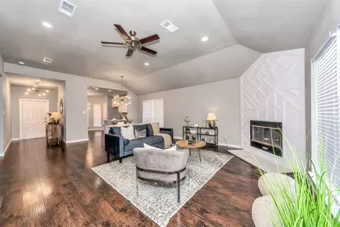 1816 Straus Rd, Cedar Hill, TX 75104