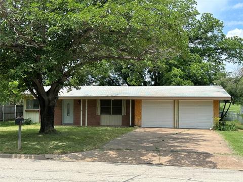 1210 S Rodgers Dr, Graham, TX 76450