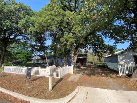 2833 Hiawatha Trl, Lake Worth, TX 76135
