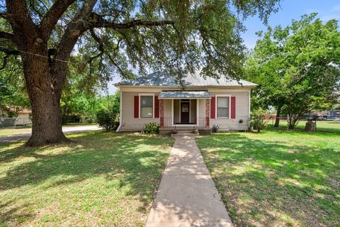 403 E San Saba St, Wortham, TX 76693