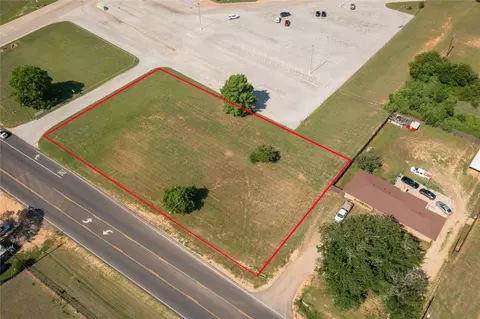 1047 N Main St, Springtown, TX 76082