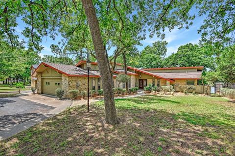 713 Kiowa W Dr, Lake Kiowa, TX 76240
